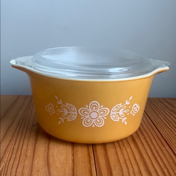 Pyrex Other - Pyrex butterfly gold dish